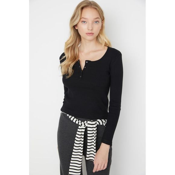 NWT Trendyol Women Slim fit Button placket Knit Blouse - Picture 6 of 13